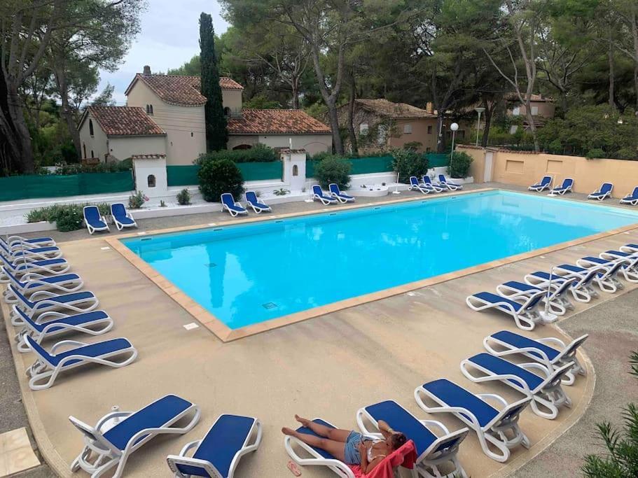 Les Appartements De La Marina Sanary-sur-Mer Luaran gambar