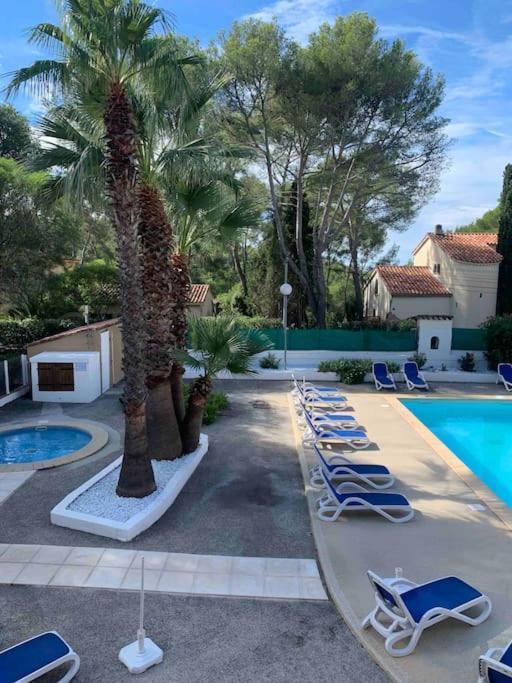Les Appartements De La Marina Sanary-sur-Mer Luaran gambar