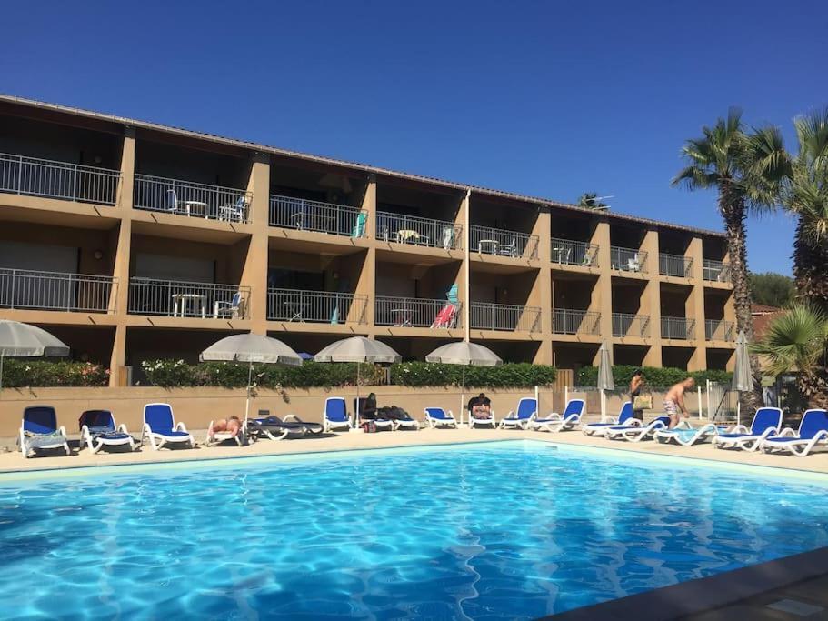 Les Appartements De La Marina Sanary-sur-Mer Luaran gambar