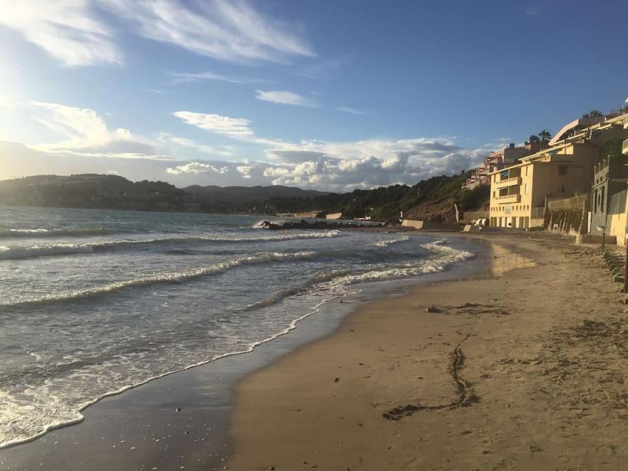Les Appartements De La Marina Sanary-sur-Mer Luaran gambar