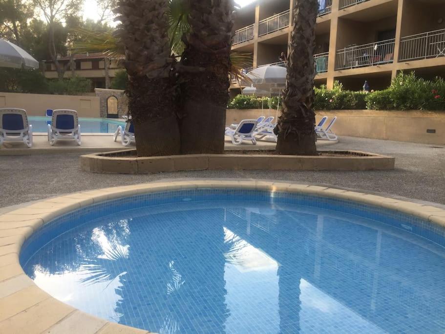 Les Appartements De La Marina Sanary-sur-Mer Luaran gambar