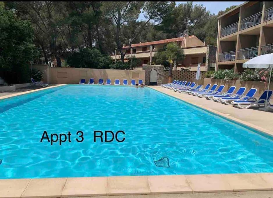 Les Appartements De La Marina Sanary-sur-Mer Luaran gambar